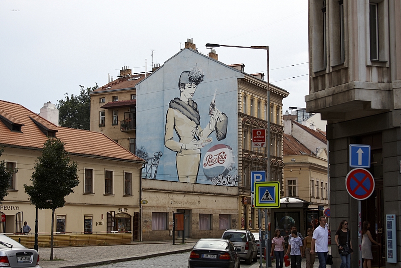 скромная реклама Пепси-Колы