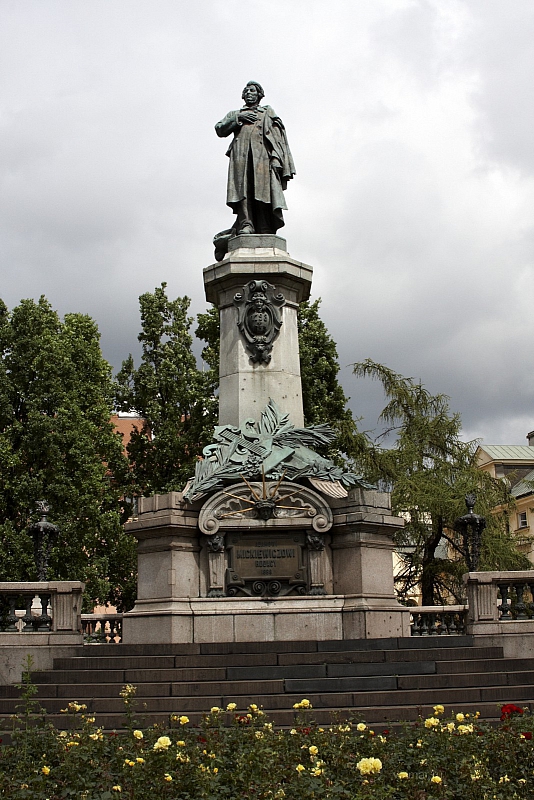 Памятник Адаму Мицкевичу