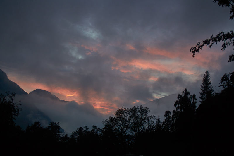 2018-07-31 23-37-02 110